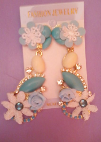 Brinco c/ Pedraria e Strass Azul e Dourado